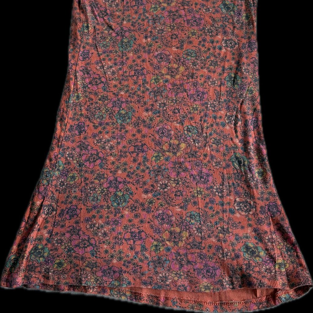 Floral Ribbed Tank Top - Picture 2 of 3